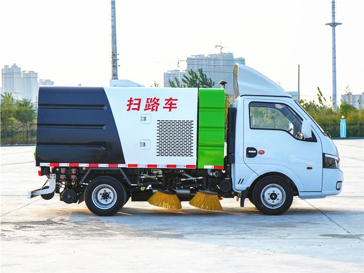 東風(fēng)途逸0.5方水2方塵掃路車(chē)